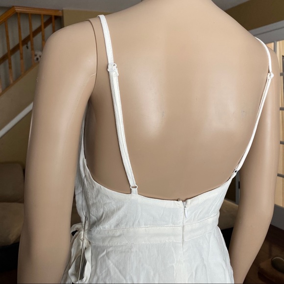 LULU’s Cream tie waist romper - Picture 4 of 7